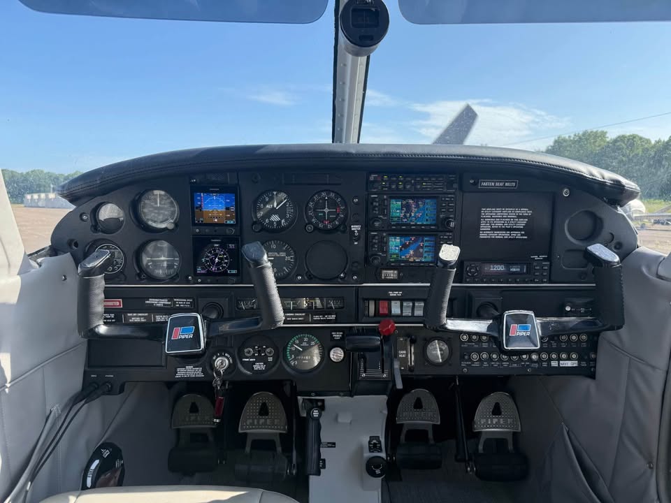 Piper PA28 151 image 2