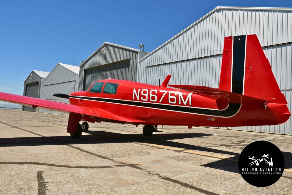 Mooney M20C image 2