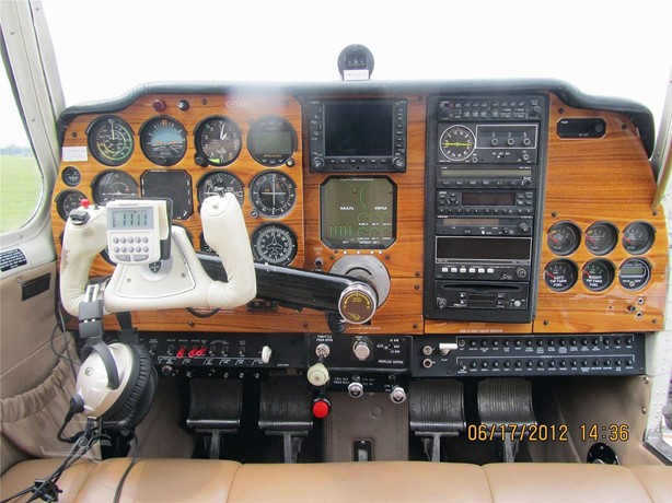 Beechcraft D35 Bonanza image 5